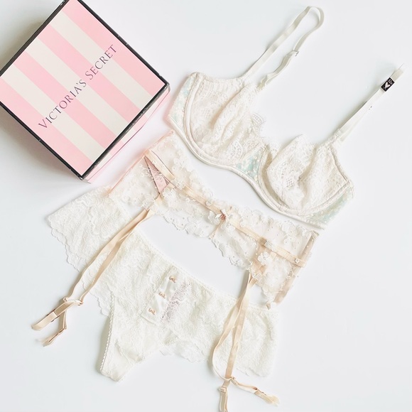 32D MEDIUM Victoria's Secret 3PCS bridal bra set - thefunkyskunk.ie